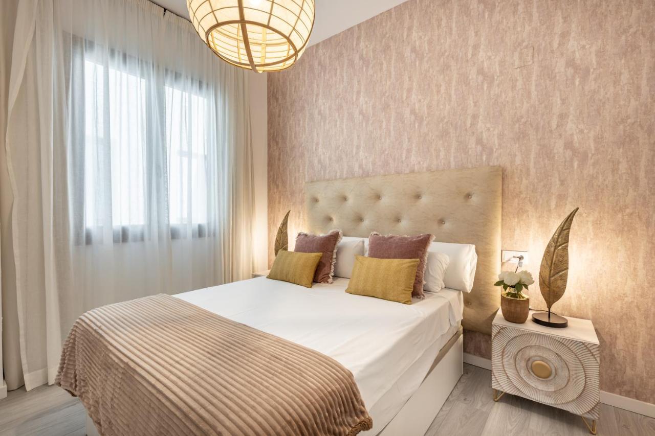 Apartamentos Albaicin Centro Suites 3000 กรานาดา ภายนอก รูปภาพ
