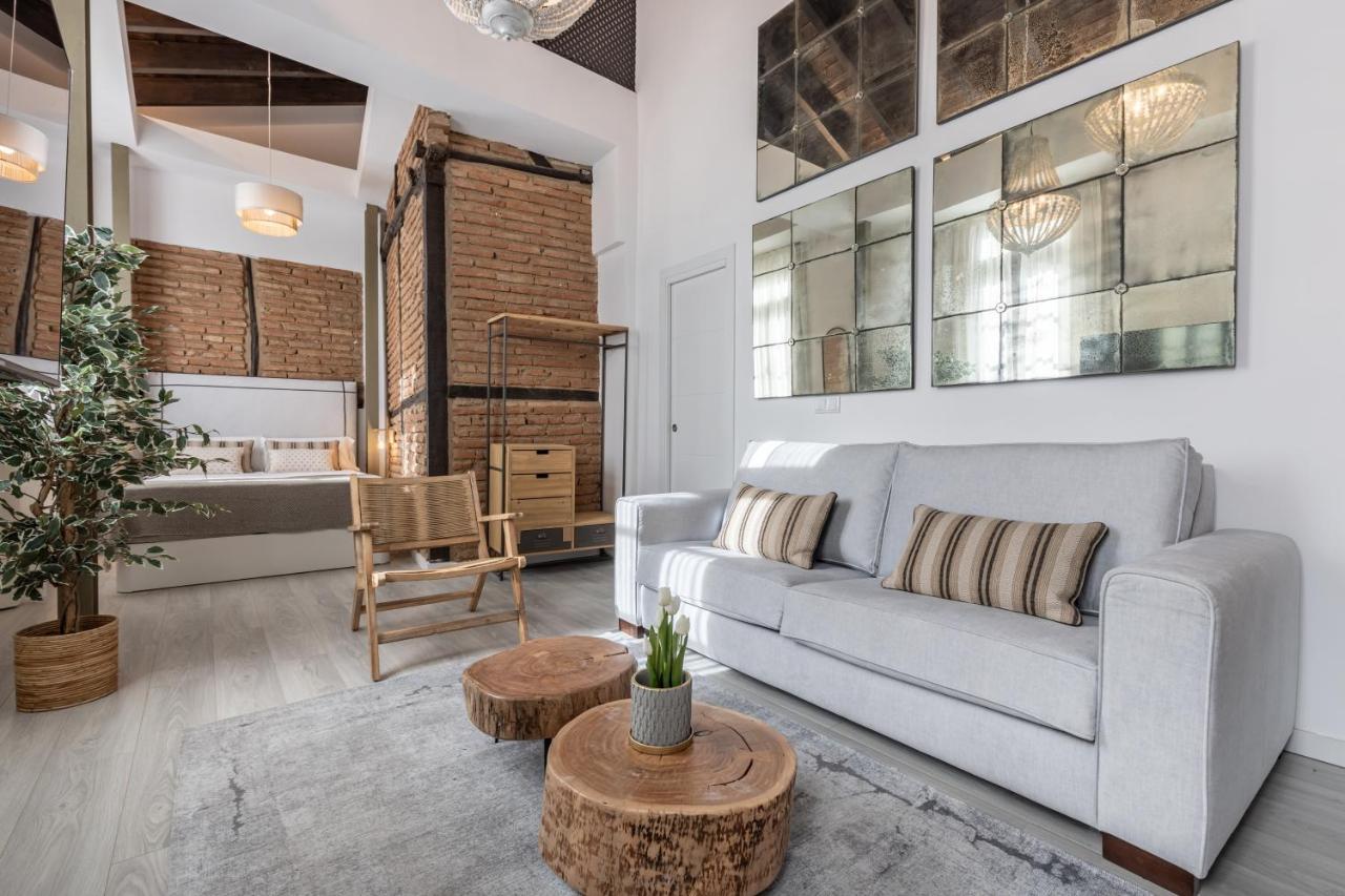 Apartamentos Albaicin Centro Suites 3000 กรานาดา ภายนอก รูปภาพ